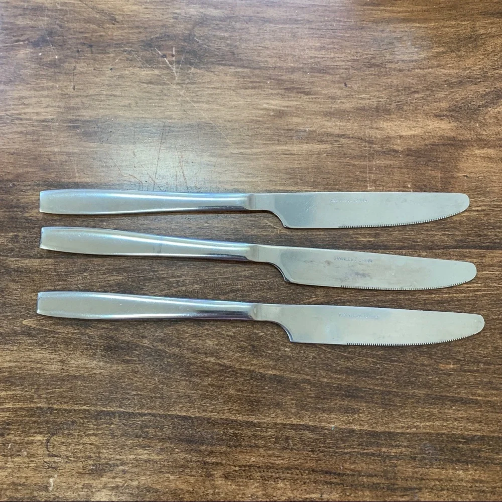 4/$15 Three dinner knives